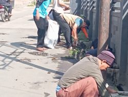 Pemdes Bangbayang Rutin Gelar Jumat Bersih demi Ciptakan Lingkungan Nyaman