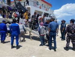 Satpolair Polres Majene Kawal Ketat Bongkar Muat KM. Sabuk Nusantara 93 di Pelabuhan Passarang Pasca Lebaran